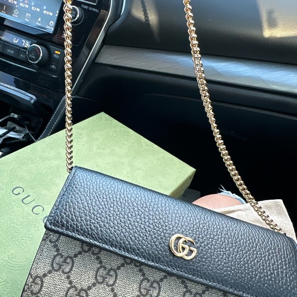 Gucci AUTHENTIC wallet on chain - Picture 3 of 3